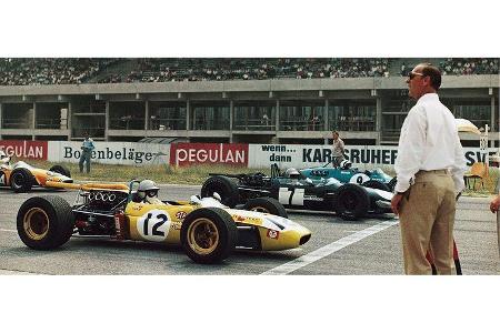 1968 starb Jim Clark bei dem Formel 2 Rennen in Hockenheim. Danach wurden Leitplanken und Sicherheitsstreifen errichtet, und...