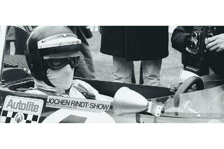 Jochen Rindt 1970 in seinem Lotus F2. Er fährt Werbung für seine Jochen-Rindt-Show, dem Vorläufer der Essen Motor Show.
