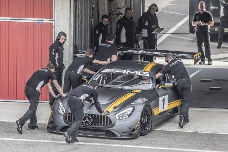 Mercedes AMG GT3, Frontansicht, Box