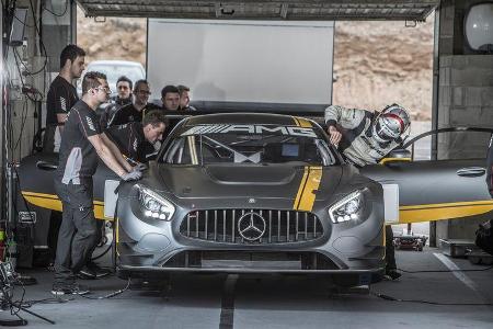 Mercedes AMG GT3, Frontansicht, Box