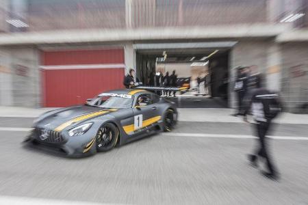 Mercedes AMG GT3, Frontansicht, Box