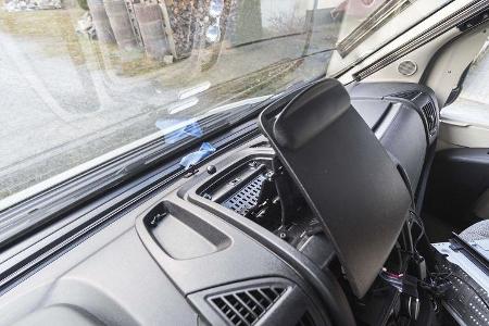 Klemmbrett als Tablet-Halter