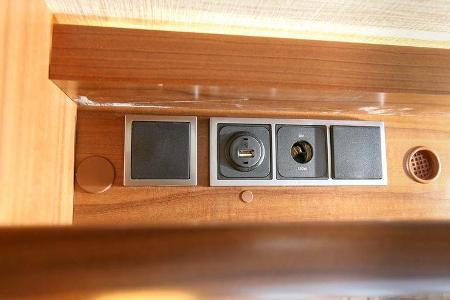 Der Van S beitet ein Paket mit fünf 230-Volt- und zwei 12-Volt-Steckdosen sowie zwei USB-Anschlüssen.