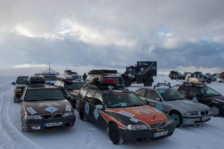 Kollektives Teamtreffen am Scheitelpunkt unserer Reise.