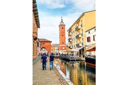 Beim Bummel durch das Städtchen Comacchio gibt es viel zu entdecken.