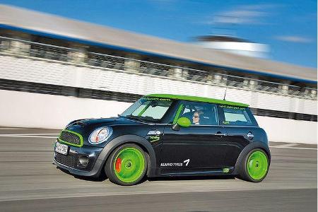 2. Platz (28,8%): Schäfer-Mini Cooper S Clubsport R4 T*, 220 PS, 1598 cm³, 0-100 km/h:6,8 s, Vmax: 238 km/h, 1205 kg, 23.287...
