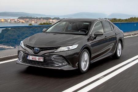 Toyota Camry Hybrid (2019)
