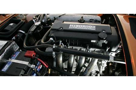 Der gierige Ford-Cosworth glänzt mit einem giftigen Antritt und als Euro 4-Saubermann