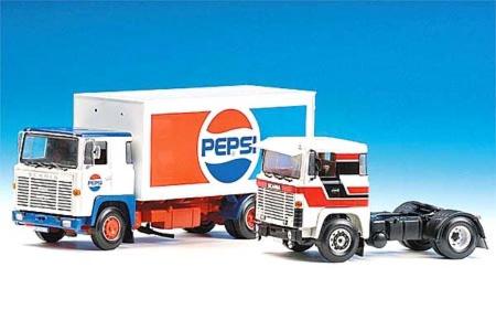 Scania LB 110 und LB 141 S von Minichamps in 1:43