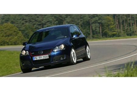 Der Laie staunt, der Fachmann schmunzelt: Die höheren Sturzwerte gewähren dem Raeder-Golf eine bestechende Lenkpräzision