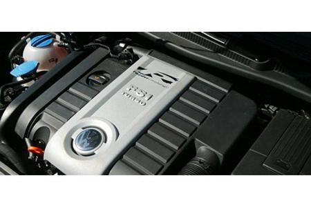 Der Turbo-FSI hingegen zieht in allen Lebenslagen äußerst herzhaft an