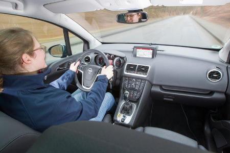 Opel Meriva 1.4 ecoFlex, Cockpit, Fahrersicht