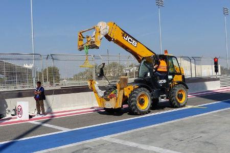 Kran - Bahrain - Formel 1 Test - 2014