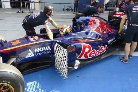 Daniil Kvyat - Toro Rosso - Formel 1 - Test - Bahrain - 1. März 2014