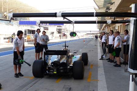 Jenson Button - McLaren - Formel 1 - Test - Bahrain - 21. Februar 2014