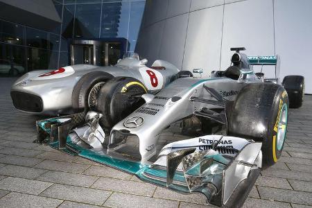 Vergleich: Mercedes W196 vs. AMG W05 - 2015