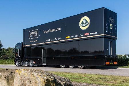 Lotus F1 Race-Trailer