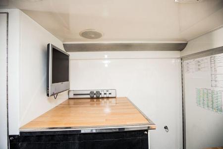 Lotus F1 Race-Trailer