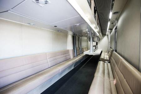 Lotus F1 Race-Trailer