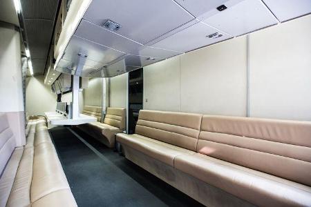 Lotus F1 Race-Trailer