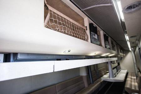 Lotus F1 Race-Trailer