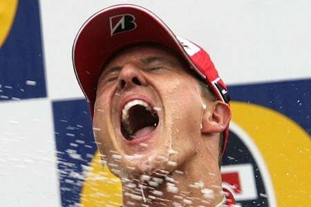 Nach einem beeindruckenden zweiten Platz in Imola kann sich der Weltmeister noch freuen. Es scheint wieder aufwärts zu gehen.