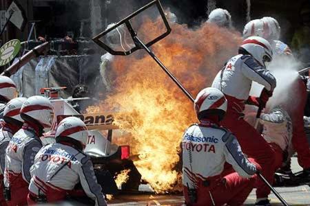 Feuer unterm Dach: Tankpanne bei Toyota