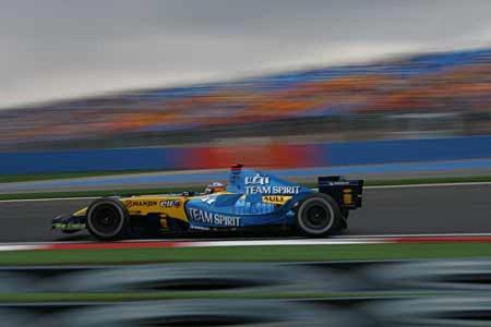 Doch Fernando Alonso sammelt weiter ungerührt fleißig Punkte. In der Türkei holt er einen wichtigen zweiten Rang.