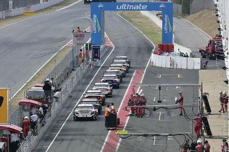 Auf dem Weg in die Startaufstellung hatten es alle plötzlich ganz eilig. Doch warum kam es zum Stau?