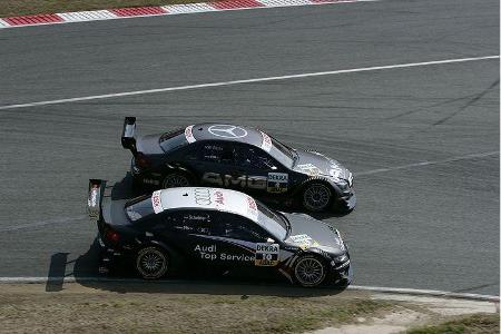Scheider und Di Resta gingen vor der ersten Ecke vorbei an Schneider und kämpften um die Spitze.