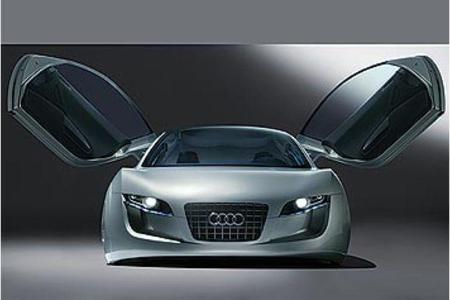 Die Türen waren als Besonderheit des Filmautos an der C-Säule aufgehängt.