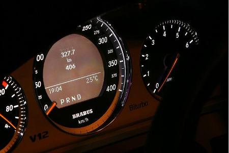 Beschleunigung abzulesen auf dem 400-km/h-Tacho.