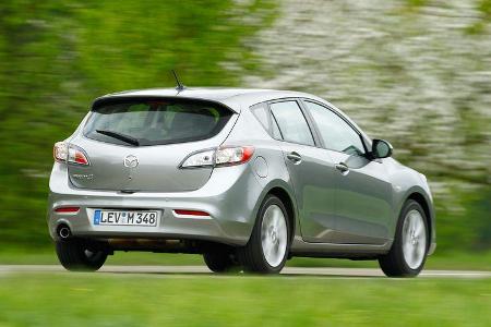 Mazda 3 2.0 MZR i-STOP, Seitenansicht, von hinten, Überlandfahrt