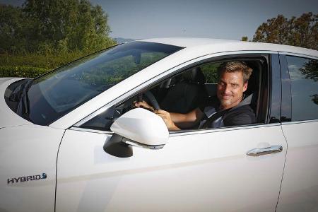 07/2018, Toyota Camry Hybrid Covered Drive