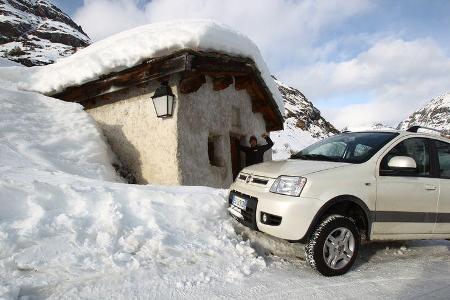 Fiat Panda 4X4, Seitenansicht, Berghütte