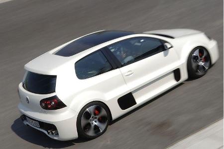 ... breite Radhausbacken prägen die Ansicht.