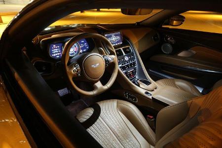 Aston Martin DB11, Cockpit