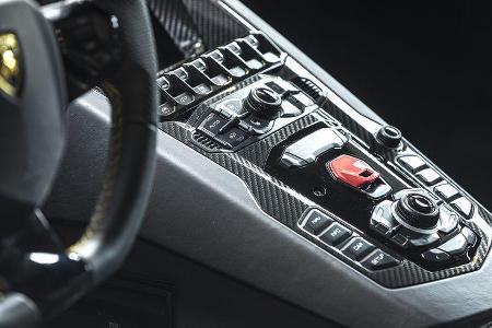 Lamborgini Aventador S, Mittelkonsole