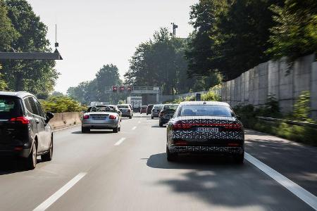 Fahren mit Stau-Pilot ist gewöhnungsbedürftig