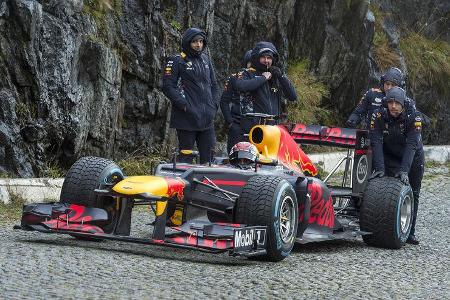 Sebastien Buemi - Red Bull - Showrun - Gotthard-Pass - RB8 - 2017