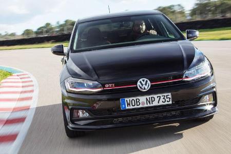 VW Polo VI GTI (2018) AW 2G schwarz dynamisch