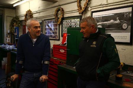 Clive Chapman - Chris Dinnage - Classic Team Lotus - Lotus Workshop - Werkstatt - Hethel - England