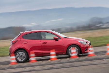 Mazda 2 Skyactiv-G 115 i-Eloop, Seitenansicht, Bremstest