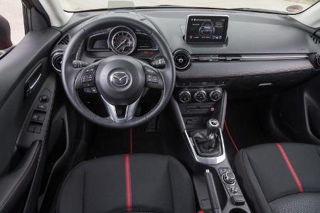 Mazda 2 Skyactiv-G 115 i-Eloop, Cockpit
