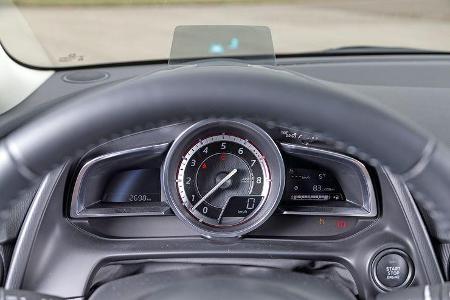 Mazda 2 Skyactiv-G 115 i-Eloop, Anzeigeinstrumente