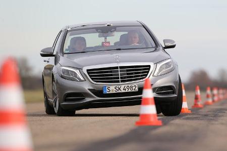 Mercedes S 400 Hybrid, Frontansicht, Slalom