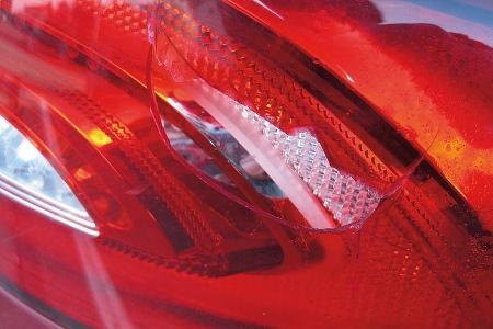 Jaguar XFR, Scheinwerfer