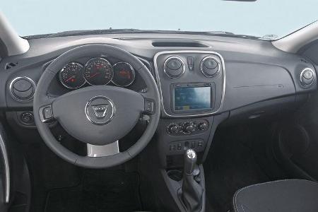 Dacia Sandero TCe 90 Lauréate, Lenkrad, Cockpit