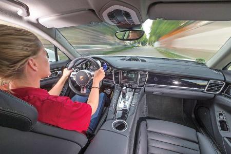 Porsche Panamera S E-Hybrid, Cockpit, Fahrersicht