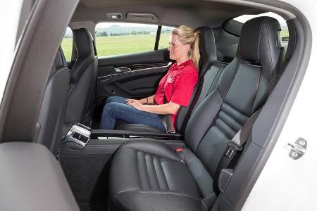 Porsche Panamera S E-Hybrid, Rücksitz, Beinfreiheit